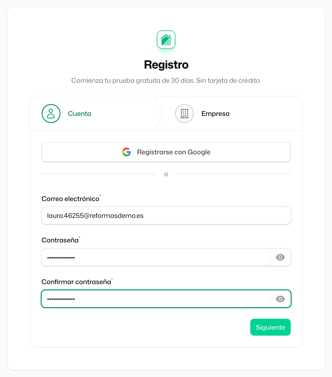 El primer paso del «Registro», «Cuenta»: «Registrarse con Google» o el correo electrónico con la contraseña repetida