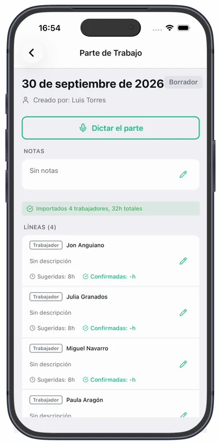 El parte en «Borrador», con «Importados 4 trabajadores, 32h totales» y cada línea con sus horas «Sugeridas» y «Confirmadas»
