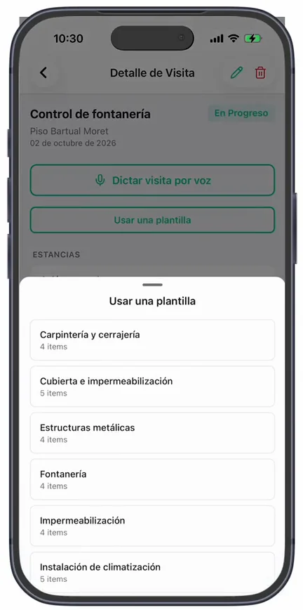 La lista «Usar una plantilla», con cada checklist y sus puntos: «Carpintería y cerrajería», «Cubierta e impermeabilización», «Estructuras metálicas», «Fontanería»…