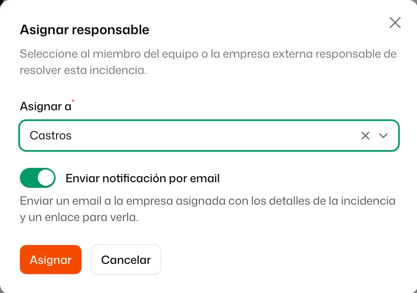 La ventana «Asignar responsable» con la empresa elegida en «Asignar a» y el interruptor «Enviar notificación por email» encendido