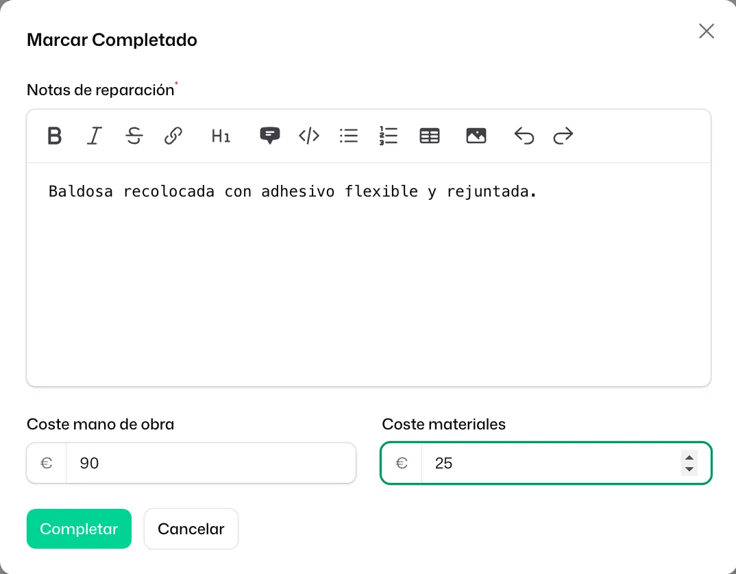La ventana «Marcar Completado» con las «Notas de reparación», el «Coste mano de obra» y el «Coste materiales»