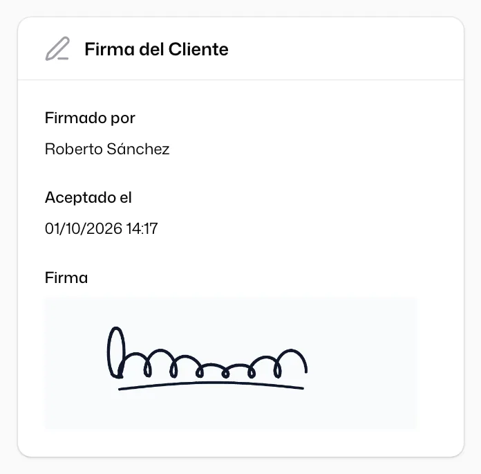La sección «Firma del Cliente» del presupuesto en el panel, con «Firmado por», «Aceptado el» y la firma