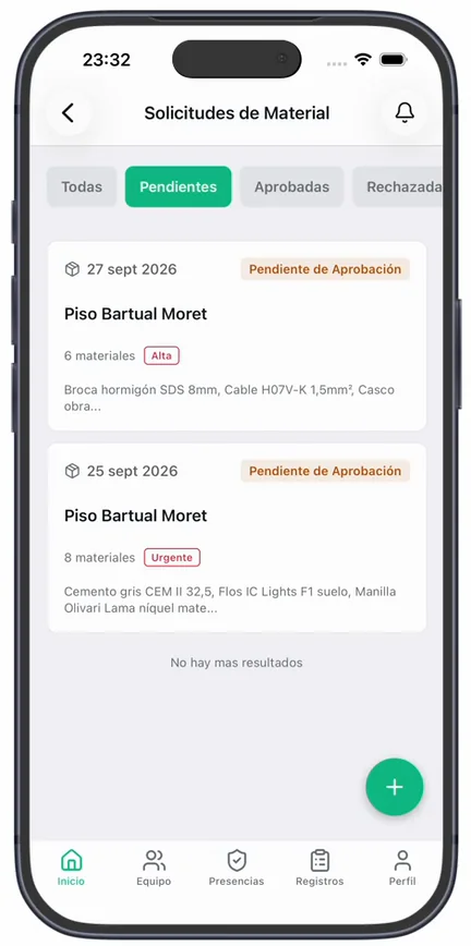 El filtro «Pendientes» de «Solicitudes de Material», con dos solicitudes «Pendiente de Aprobación» y su prioridad