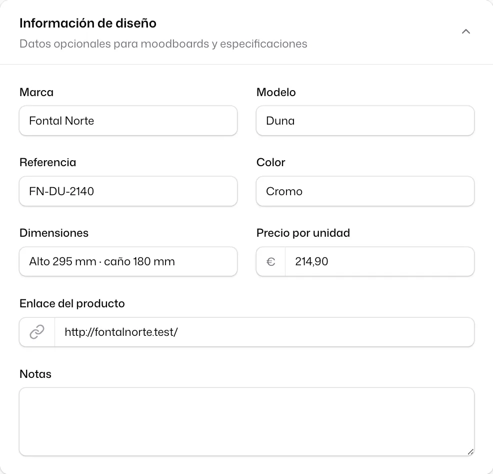 La sección «Información de diseño» rellenada por la importación: «Marca», «Modelo», «Referencia», «Color», «Dimensiones», «Precio por unidad» y «Enlace del producto»