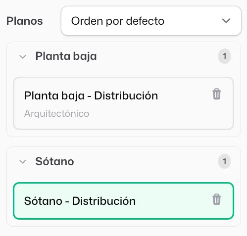 La lista lateral de «Planos» con una carpeta por nivel, «Planta baja» y «Sótano», cada una con su plano