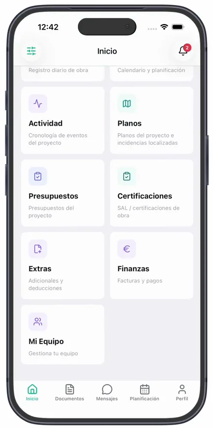 Los accesos del inicio del cliente, con «Extras» —«Adicionales y deducciones»— junto a «Presupuestos», «Certificaciones» y «Finanzas»