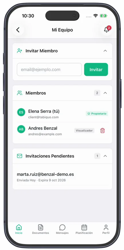 La invitación recién enviada en «Invitaciones Pendientes»: «Enviada Hoy · Expira 9 oct 2026»