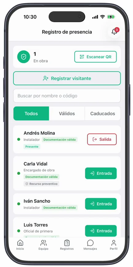 Andrés Molina ya «Presente», con el botón «Salida» en lugar de «Entrada», y el contador en «1 En obra»